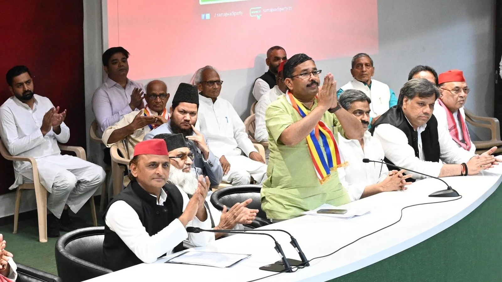 शिक्षा में योगदान